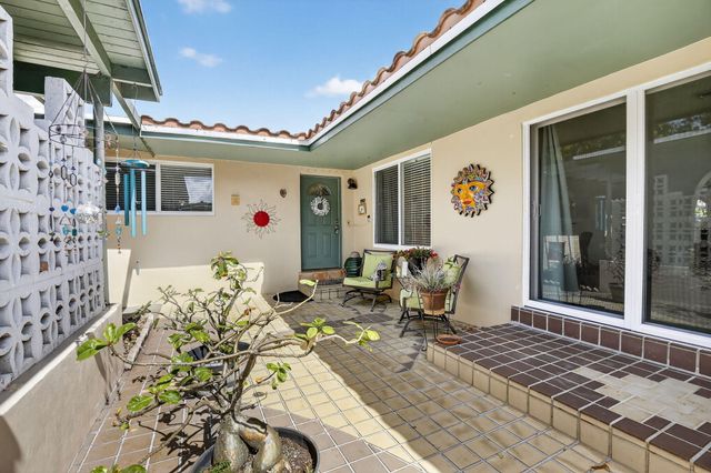 882 Azalea Court, Plantation, FL 33317