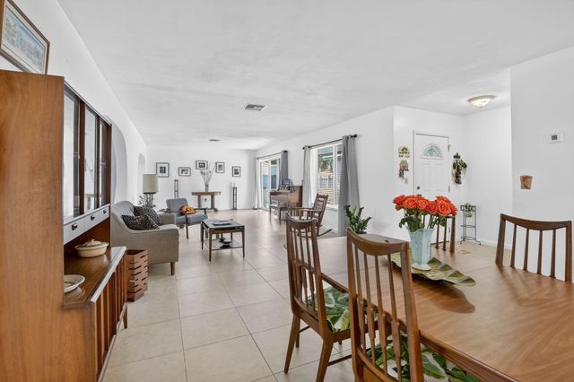 882 Azalea Court, Plantation, FL 33317