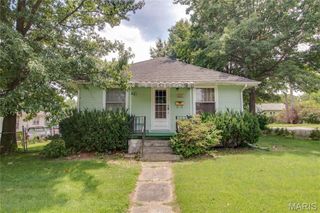 2801 Hillcrest Avenue, Alton, IL 62002