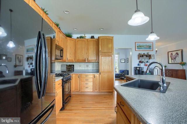 1130 W TRINDLE ROAD, Mechanicsburg, PA 17050