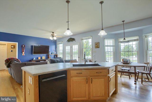 1130 W TRINDLE ROAD, Mechanicsburg, PA 17050