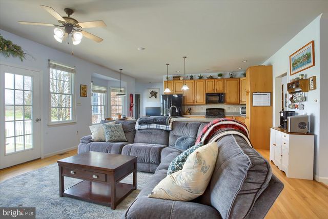 1130 W TRINDLE ROAD, Mechanicsburg, PA 17050
