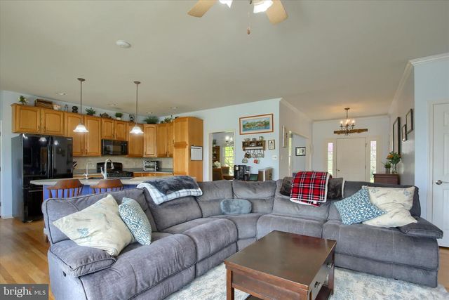 1130 W TRINDLE ROAD, Mechanicsburg, PA 17050
