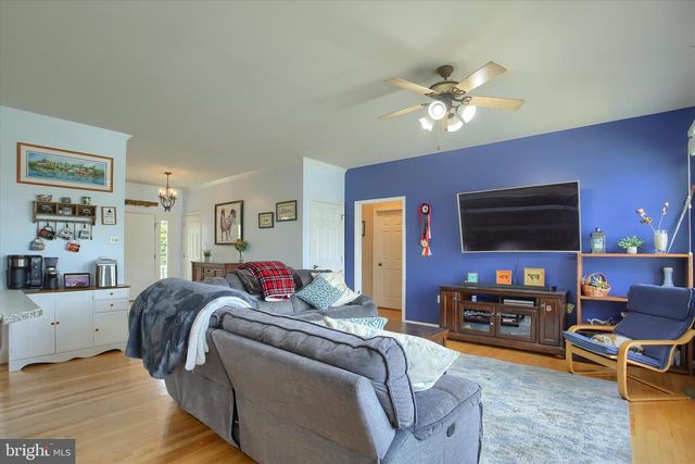 1130 W TRINDLE ROAD, Mechanicsburg, PA 17050
