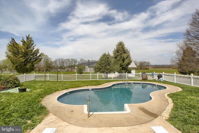 1130 W TRINDLE ROAD, Mechanicsburg, PA 17050