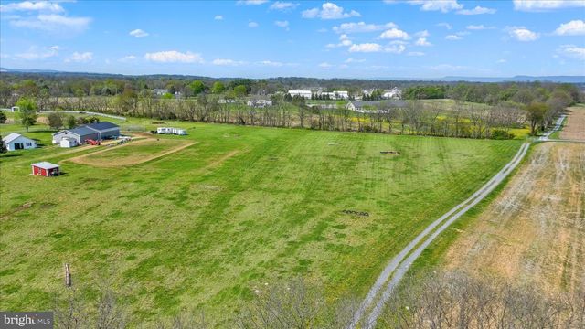 1130 W TRINDLE ROAD, Mechanicsburg, PA 17050