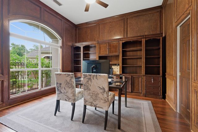 6 Harbor Cove Drive, The Woodlands, TX 77381