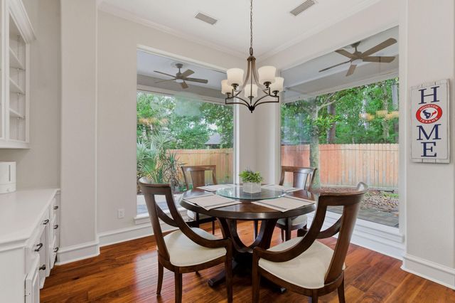 6 Harbor Cove Drive, The Woodlands, TX 77381