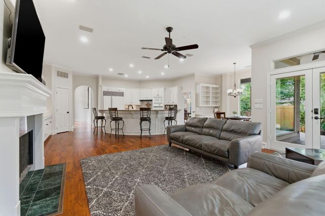 6 Harbor Cove Drive, The Woodlands, TX 77381