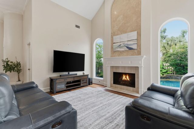 6 Harbor Cove Drive, The Woodlands, TX 77381