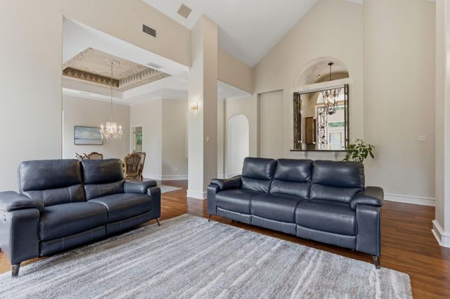 6 Harbor Cove Drive, The Woodlands, TX 77381