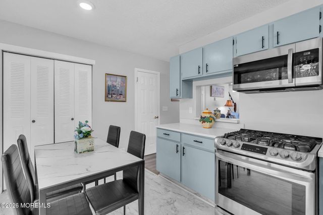 54 Greenwich Drive 1704, Galloway, NJ 08205