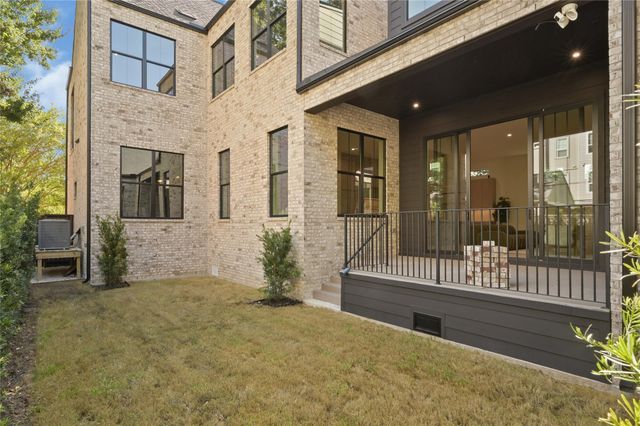 1916 Addison Road, Houston, TX 77030