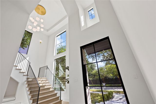 1916 Addison Road, Houston, TX 77030