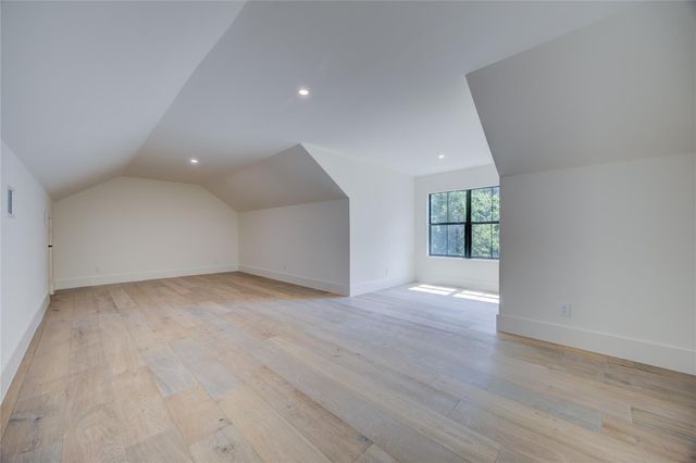 1916 Addison Road, Houston, TX 77030