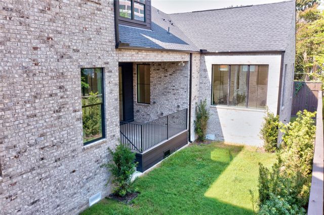 1916 Addison Road, Houston, TX 77030