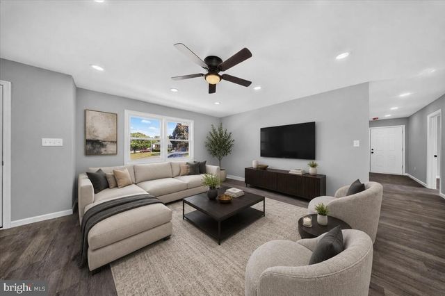 2 GAYNOR CT, Bear, DE 19701