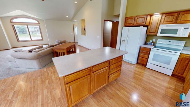 1911 Pebble Beach Cir Circle, Brookings, SD 57006