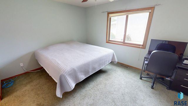 1911 Pebble Beach Cir Circle, Brookings, SD 57006