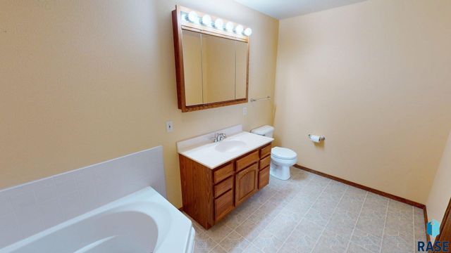 1911 Pebble Beach Cir Circle, Brookings, SD 57006