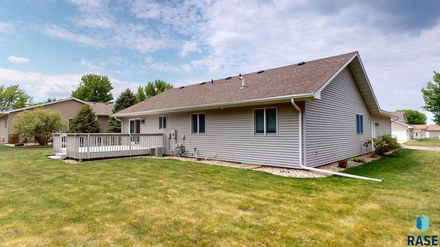 1911 Pebble Beach Cir Circle, Brookings, SD 57006