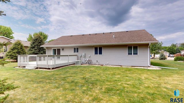 1911 Pebble Beach Cir Circle, Brookings, SD 57006