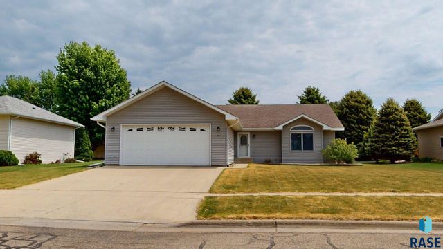 1911 Pebble Beach Cir Circle, Brookings, SD 57006