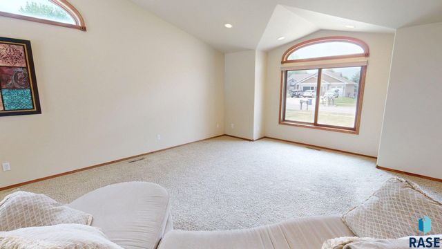 1911 Pebble Beach Cir Circle, Brookings, SD 57006
