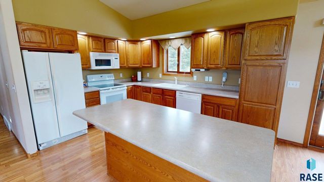 1911 Pebble Beach Cir Circle, Brookings, SD 57006