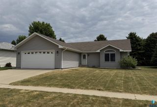 1911 Pebble Beach Cir Circle, Brookings, SD 57006