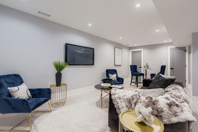 6540 S Ingleside Avenue, Chicago, IL 60637