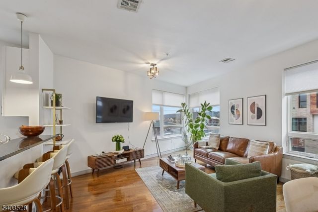 52 Lincoln Ave 302, City Of Orange Twp., NJ 07050