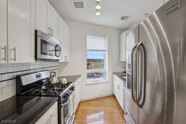 52 Lincoln Ave 302, City Of Orange Twp., NJ 07050