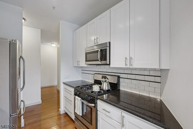 52 Lincoln Ave 302, City Of Orange Twp., NJ 07050