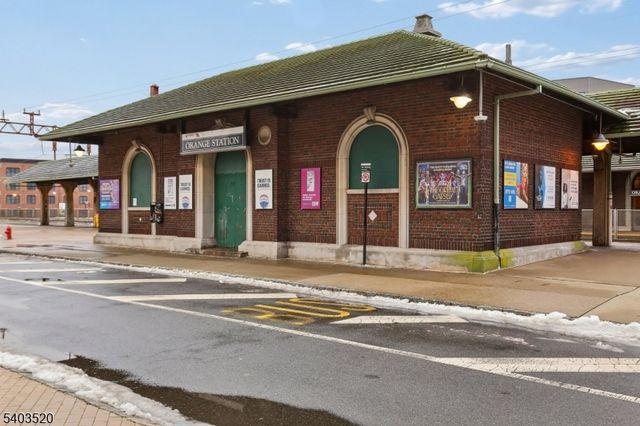 52 Lincoln Ave 302, City Of Orange Twp., NJ 07050