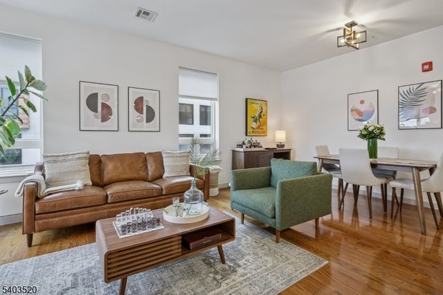 52 Lincoln Ave 302, City Of Orange Twp., NJ 07050