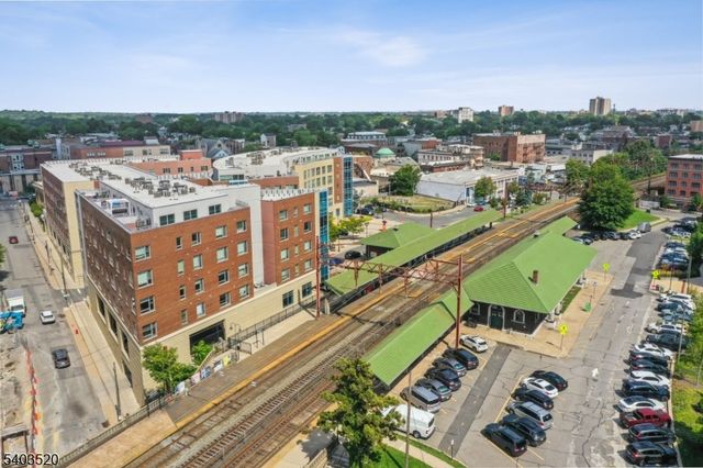 52 Lincoln Ave 302, City Of Orange Twp., NJ 07050