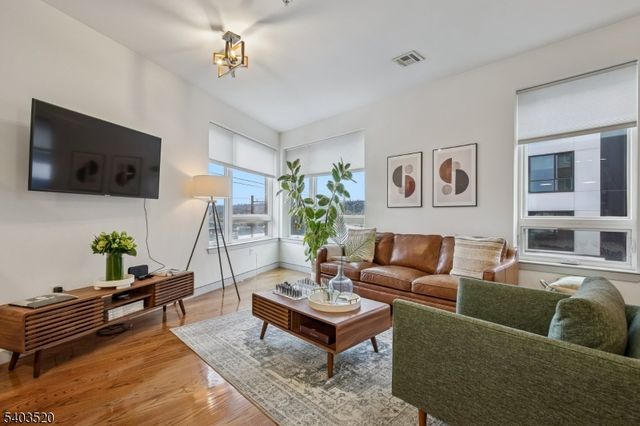 52 Lincoln Ave 302, City Of Orange Twp., NJ 07050