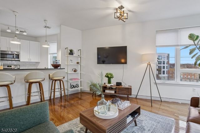 52 Lincoln Ave 302, City Of Orange Twp., NJ 07050