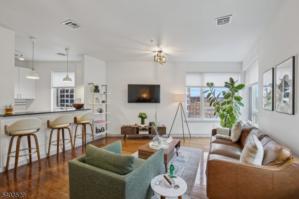 52 Lincoln Ave 302, City Of Orange Twp., NJ 07050