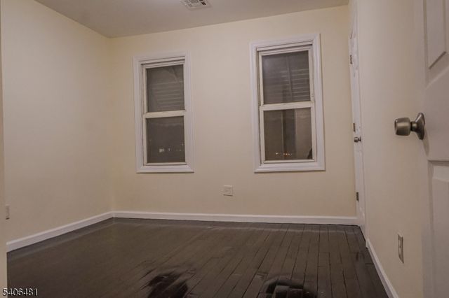 563 S 17Th St, Newark City, NJ 07103