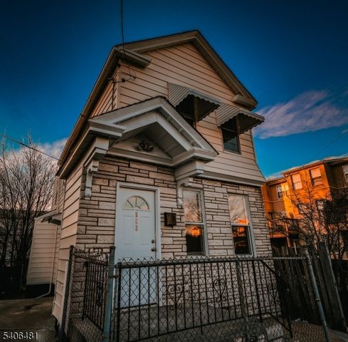 563 S 17Th St, Newark City, NJ 07103