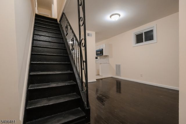 563 S 17Th St, Newark City, NJ 07103