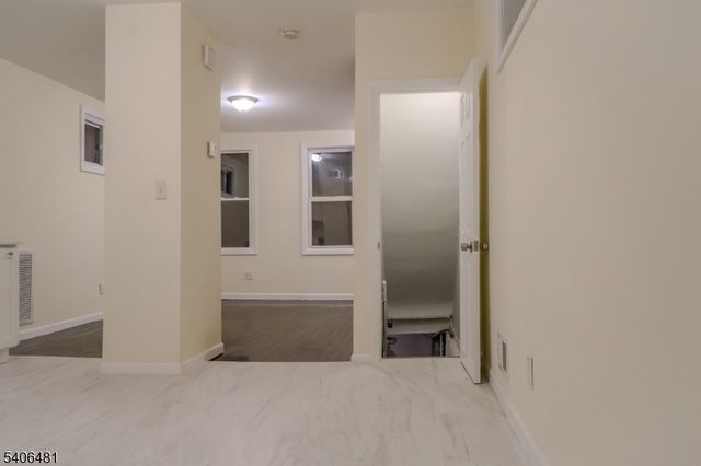 563 S 17Th St, Newark City, NJ 07103