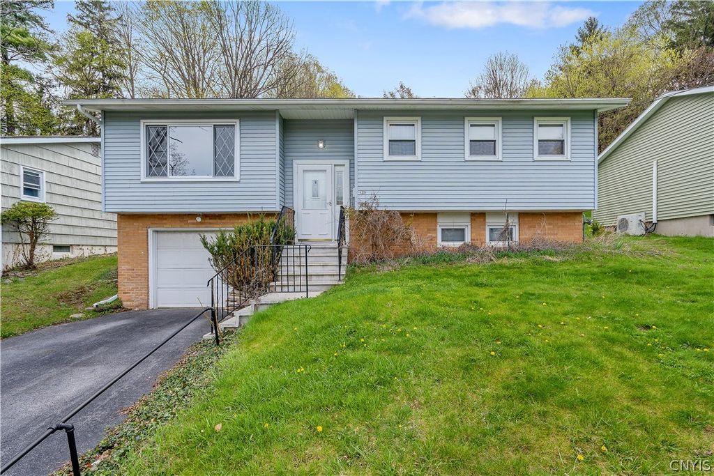139 Sunrise Drive, Syracuse, NY 13205