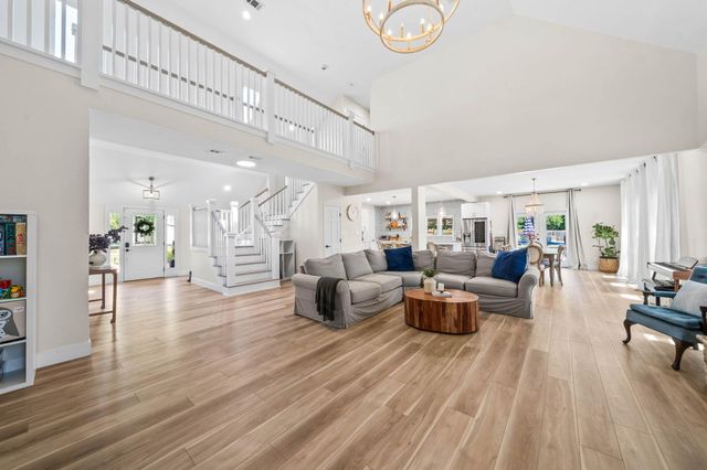 7 Tomahawk Court, Destin, FL 32541