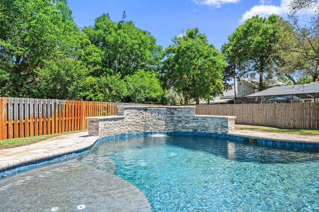7 Tomahawk Court, Destin, FL 32541