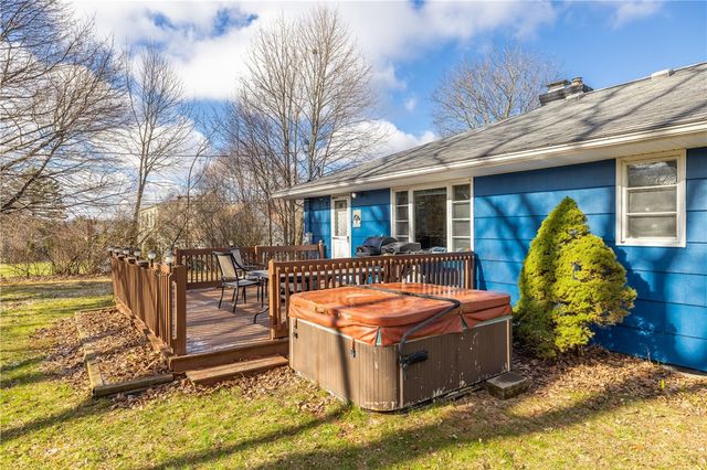 48 Hill Terrace, Henrietta, NY 14467