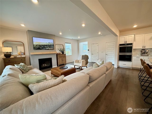 14979 Olympic Loop E, Bonney Lake, WA 98391