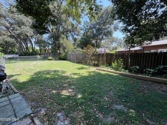 2117 Yorkshire Drive, Deland, FL 32724